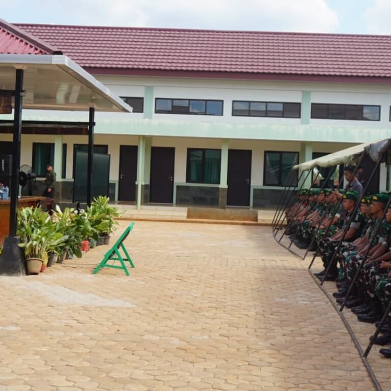 Pangdam XXIV/MT Tegaskan Kepemimpinan Humanis Kunci Pembinaan Prajurit Yon TP 817/Aoba