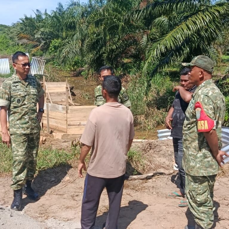Dandim 0114/Aceh Jaya Tinjau Pembangunan Jembatan Aramco di Desa Paya Laot
