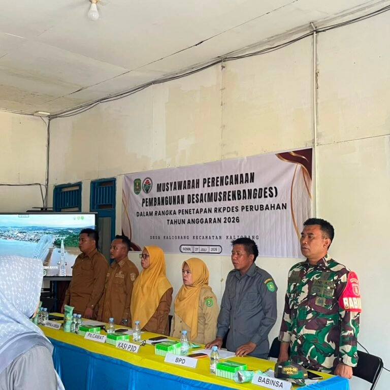 Babinsa Kodim 0909/Kutai Timur Kawal Musrenbangdes Kaliorang untuk Perkuat Pembangunan Desa
