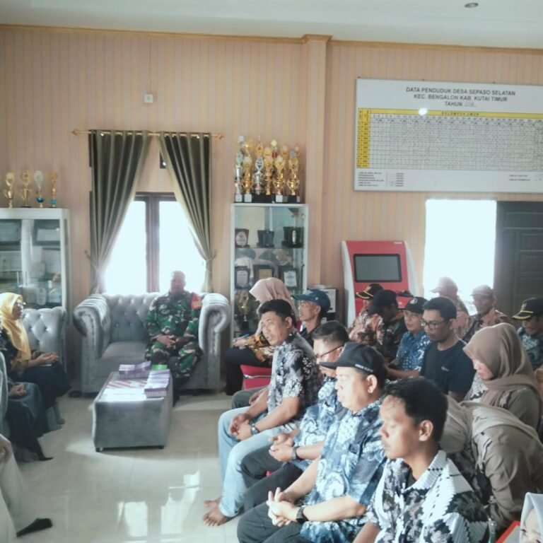 Kodim 0909/Kutai Timur Perkuat Sinergi dengan Desa Melalui Pengawalan Musdes ADD