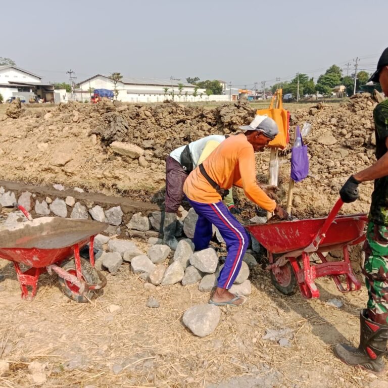 Dansatgas TMMD: Cuaca Panas Tak Halangi Pengecoran di Parangjoro