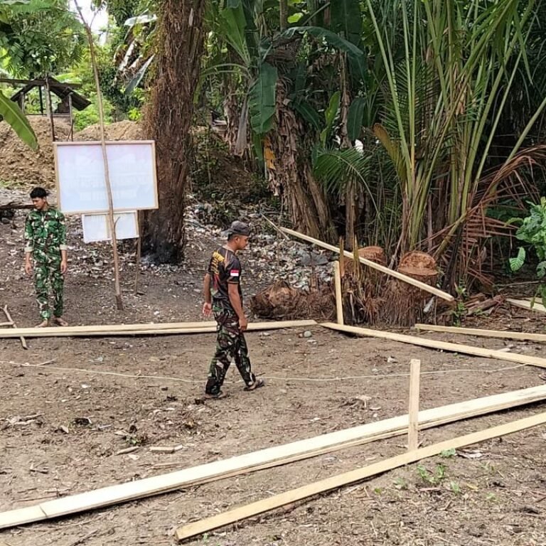 TMMD Ke-129 Bangun Fondasi Rumah Ibu Yunisar di Sarah Raya