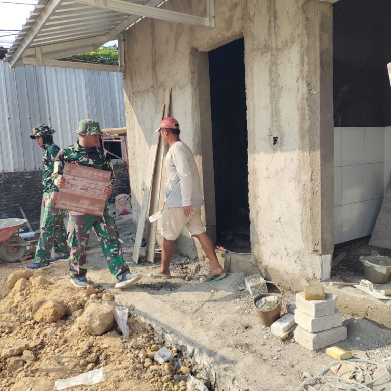 Fasilitas MCK di Lapangan Parangjoro Hampir Rampung