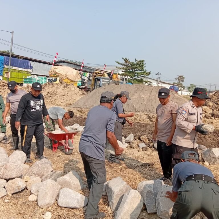 Sinergi TNI-Polri-Linmas dan Warga Perkuat Keterlibatan di Parangjoro