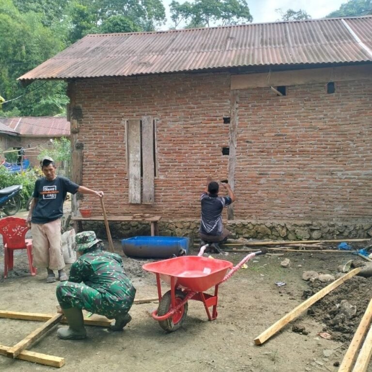Rehabilitasi RTLH di Desa Patukku, Kecamatan Bontocani Digarap Tim TMMD Ke-129