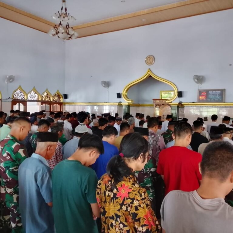 Masjid At Taqwa Desa Parangjoro Jadi Lokasi Sholat Jumat Satgas TMMD