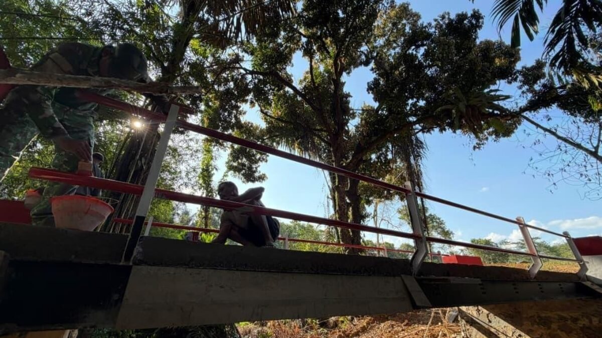 Tahap Akhir Pembangunan Jembatan Garuda Tahap VI: Pengecatan di Hatungun, Tapin