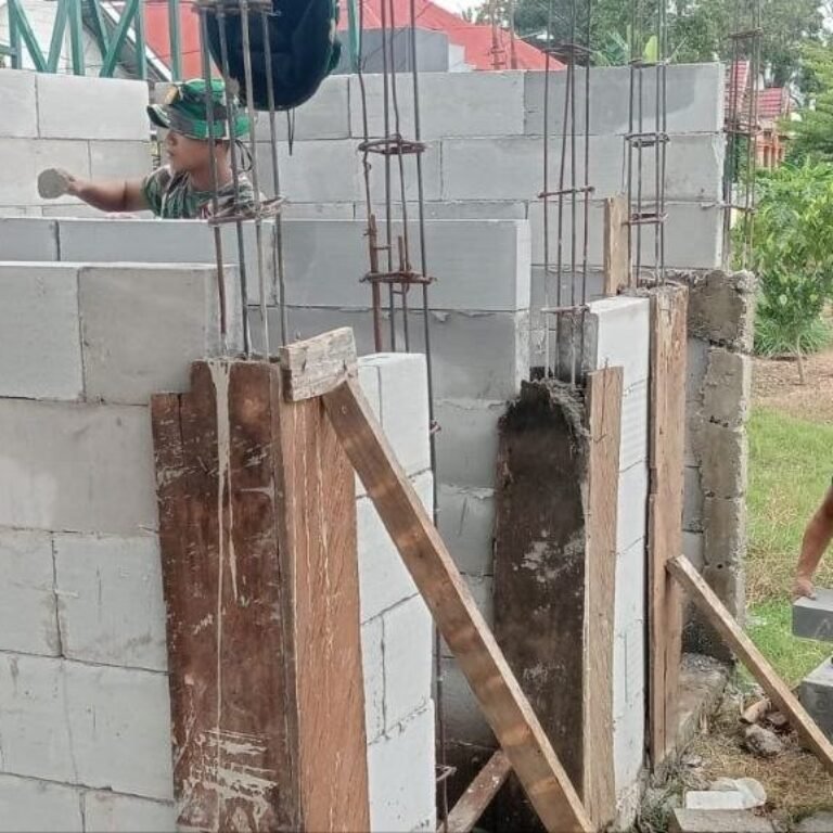 Lapangan Andi Akil Maroanging Jadi Lokasi Pembangunan Jamban Umum TMMD Kodim 1407/Bone