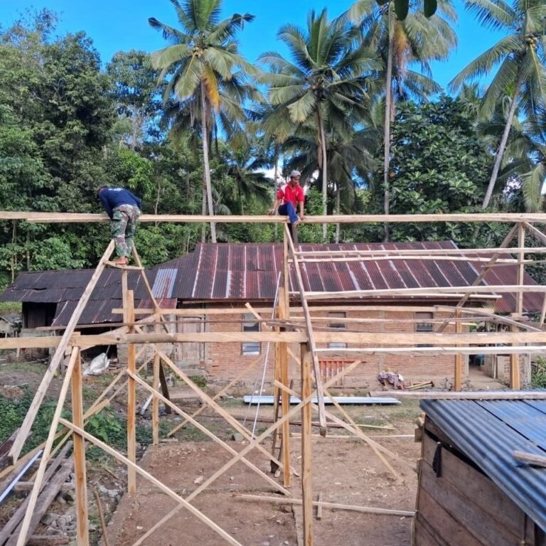 Dusun Langi Desa Langi Jadi Lokasi Pendirian Rangka Kayu oleh TMMD Kodim 1407/Bone