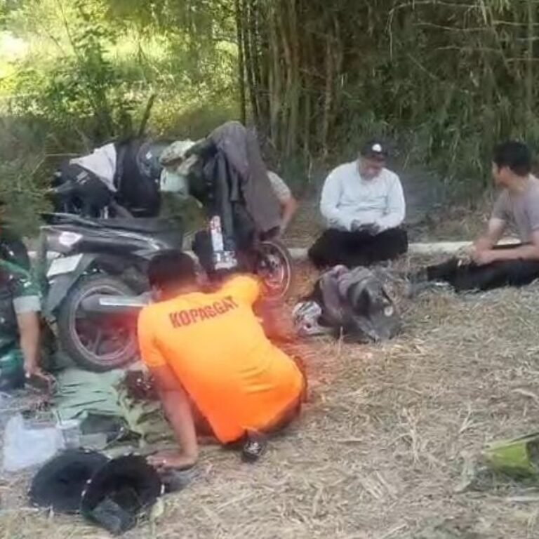 Ruang Istirahat di Bawah Pohon Bambu Lokasi TMMD Reguler ke-129 Desa Parangjoro