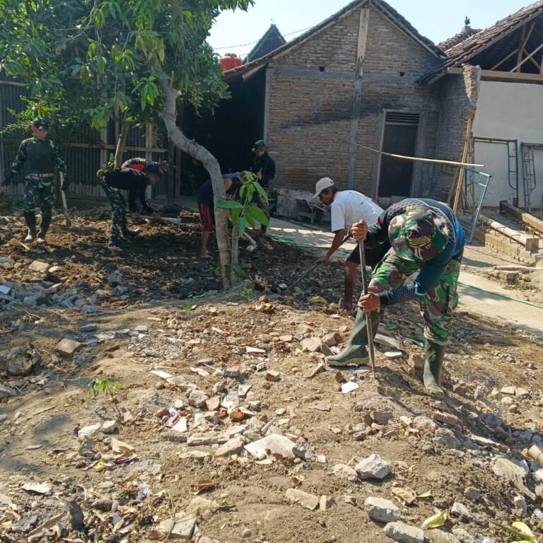 Pekarangan Bersih di Desa Parangjoro, Kecamatan Grogol Jadi Hasil Gotong Royong TNI dan Warga