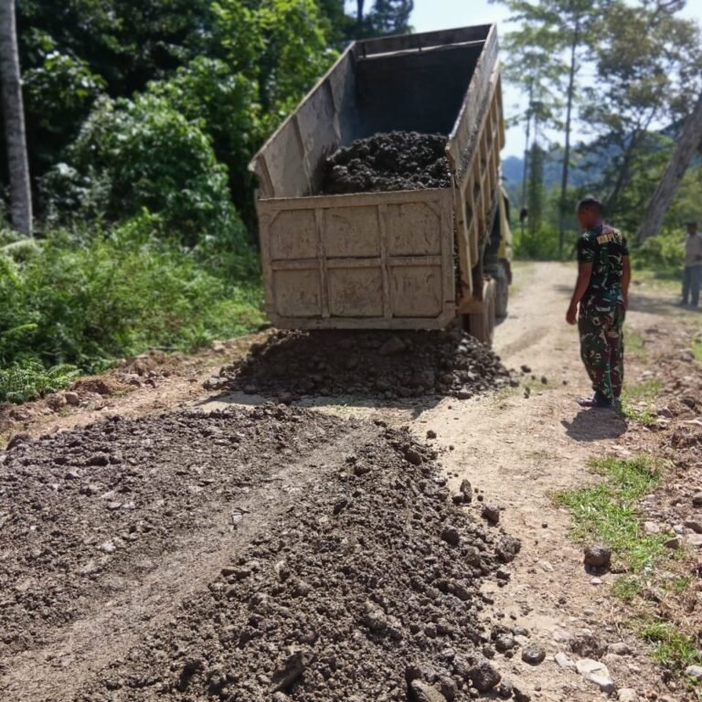 Desa Sarah Raya Jadi Lokasi Peningkatan Jalan dalam Program TMMD Ke-129 Kodim 0114/Aceh Jaya