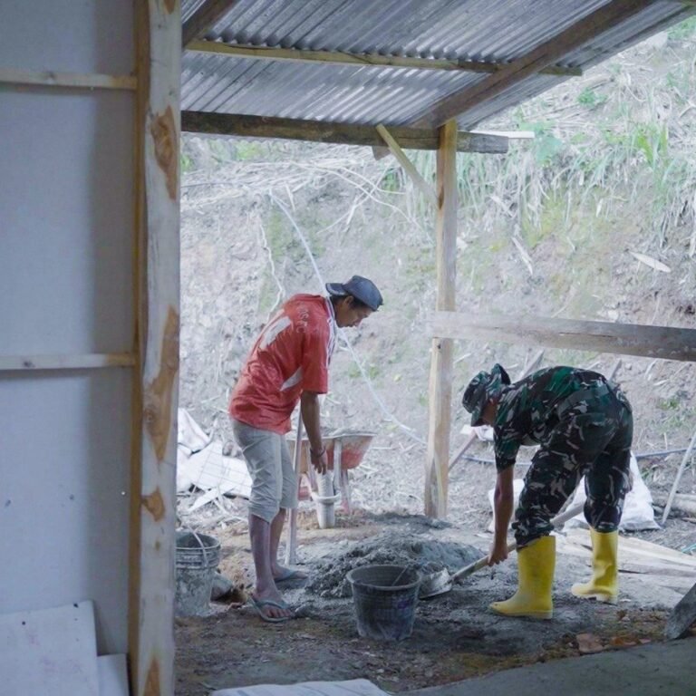 Desa Langi di Kecamatan Bontocani Selesaikan Pengecoran RTLH Bersama TNI