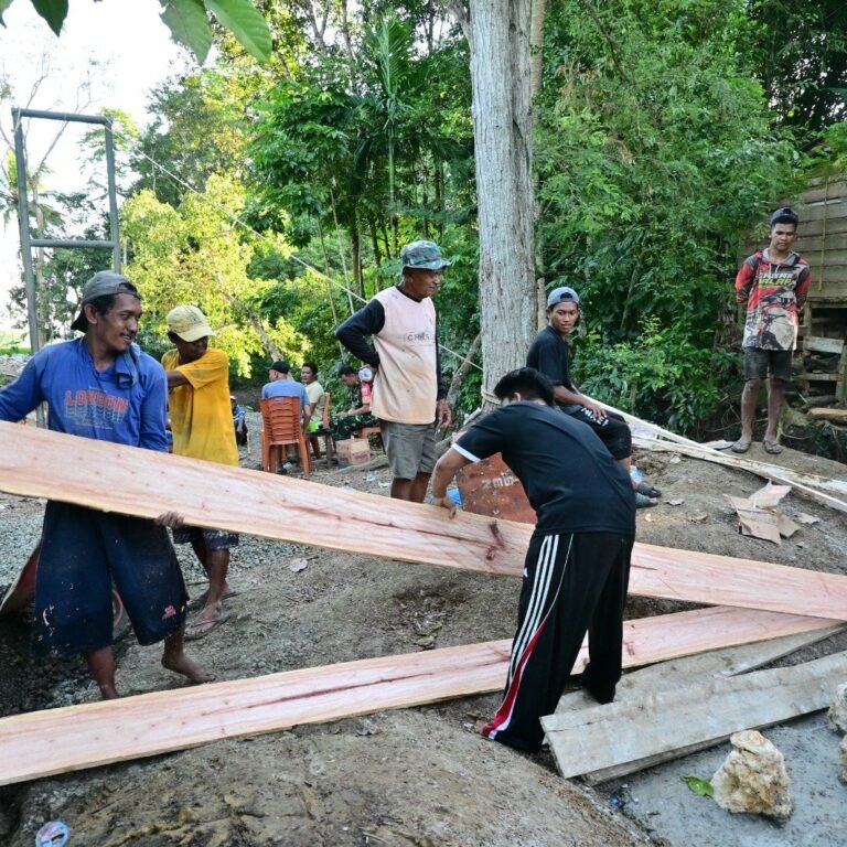 TMMD Ke-129 Kodim 1407/Bone Fokus Pembangunan Jembatan Gantung Lewat Gotong Royong