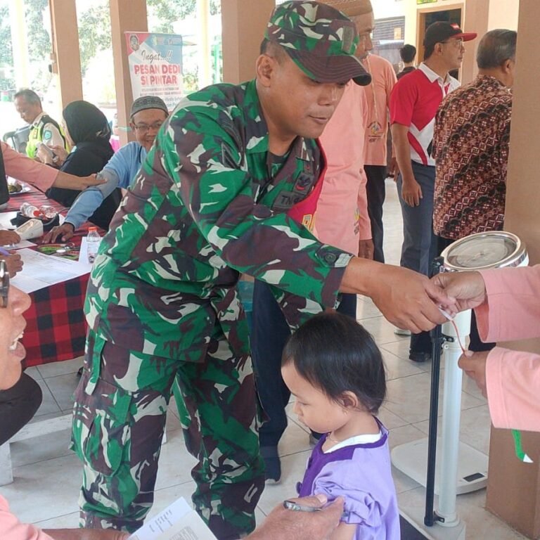 Pendampingan Posyandu oleh Babinsa Sananwetan Wujudkan Pelayanan Kesehatan Optimal