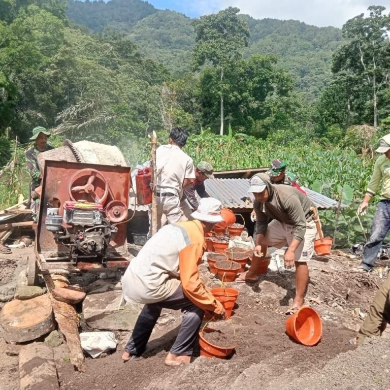 Desa Patukku Jadi Lokasi Pengecoran Tiang Utama Jembatan Gantung oleh Satgas TMMD