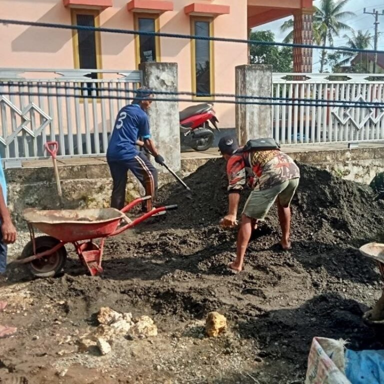 Pembangunan Jembatan Gantung di Desa Taddang Palie, Kecamatan Sibulue Didukung Pelansiran Material