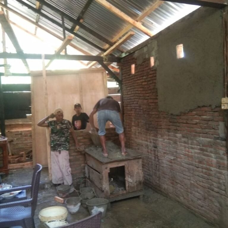 Desa Patukku Kecamatan Bontocani: Dinding Rumah Bapak Bella Mulai Diplester