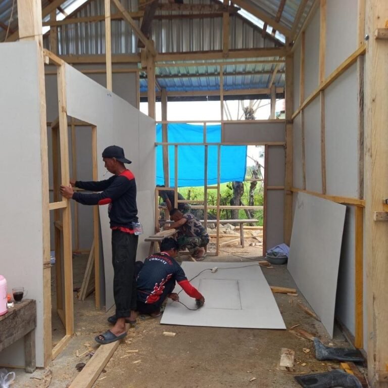 Desa Tunreng Tellue Nikmati Perbaikan Rumah RTLH lewat TMMD Kodim 1407/Bone