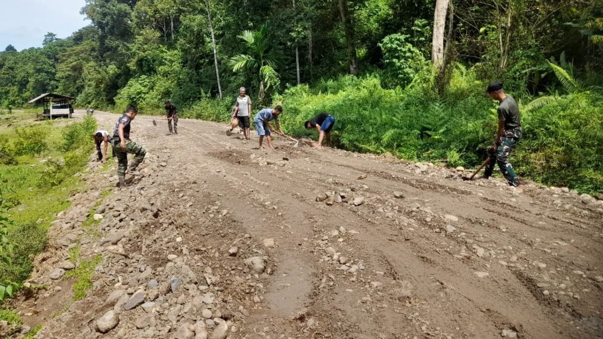 Desa Sarah Raya Jadi Lokasi Peningkatan Badan Jalan 4,2 Kilometer oleh TMMD Ke-129