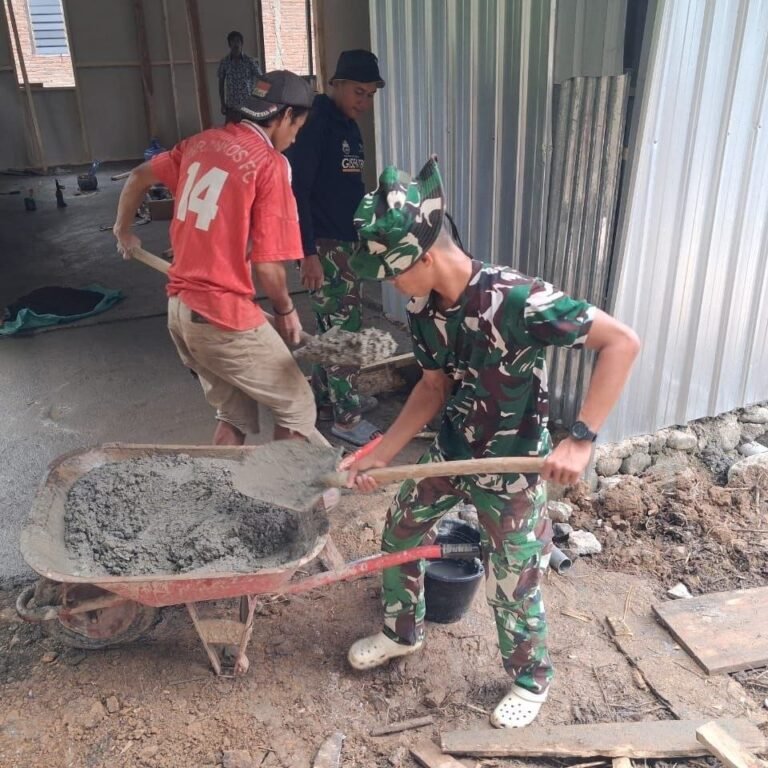Desa Langi Jadi Lokasi Pengecoran Lantai Rehabilitasi RTLH oleh Kodim 1407/Bone