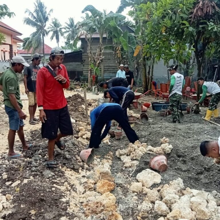 Kodim 1407/Bone Pastikan Akses Jembatan Gantung Lewat Pengecoran Jalan di Tadang Palie
