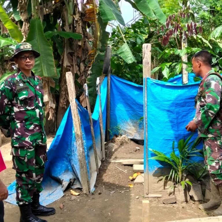 Kodim 0114/Aceh Jaya: Dansatgas TMMD Ke-129 Tinjau RTLH dan MCK di Sarah Raya