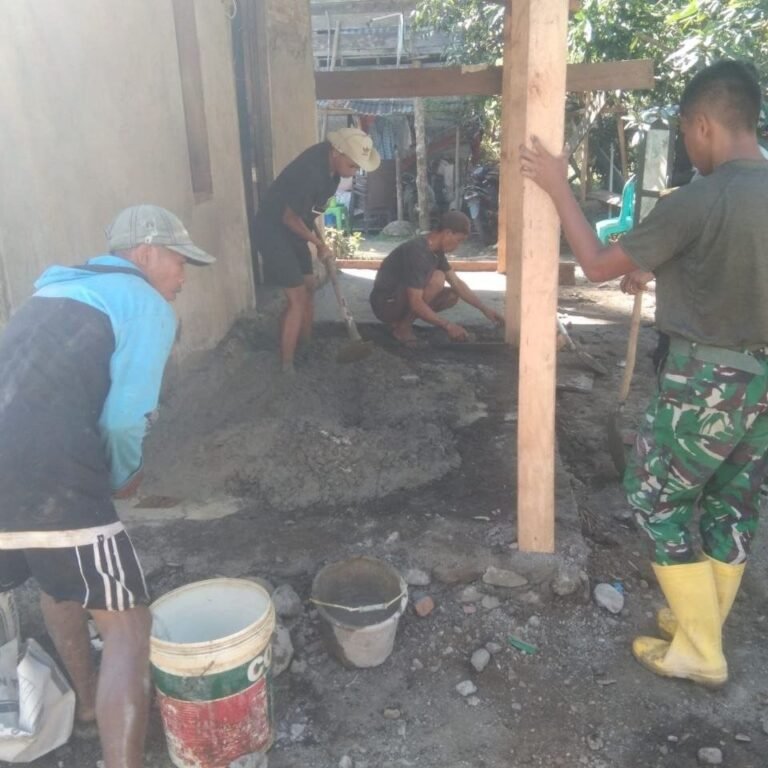 Rehabilitasi RTLH di Desa Patukku: Satgas TMMD Ke-129 dan Warga Gotong Royong Cor Teras