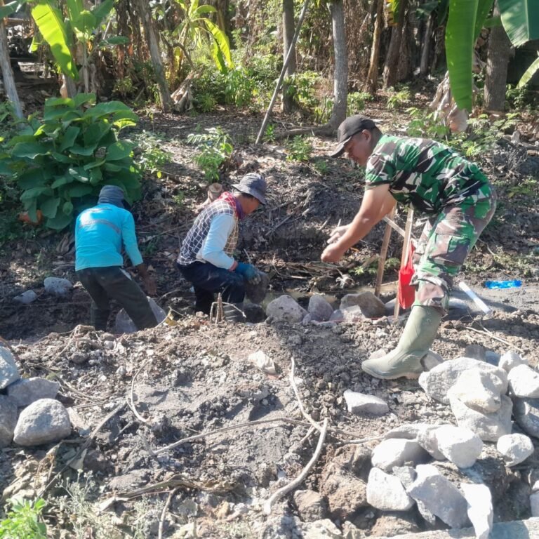 Desa Parangjoro Kecamatan Grogol Jadi Lokasi Pembangunan Talud dan Drainase oleh TMMD Kodim 0726/Sukoharjo