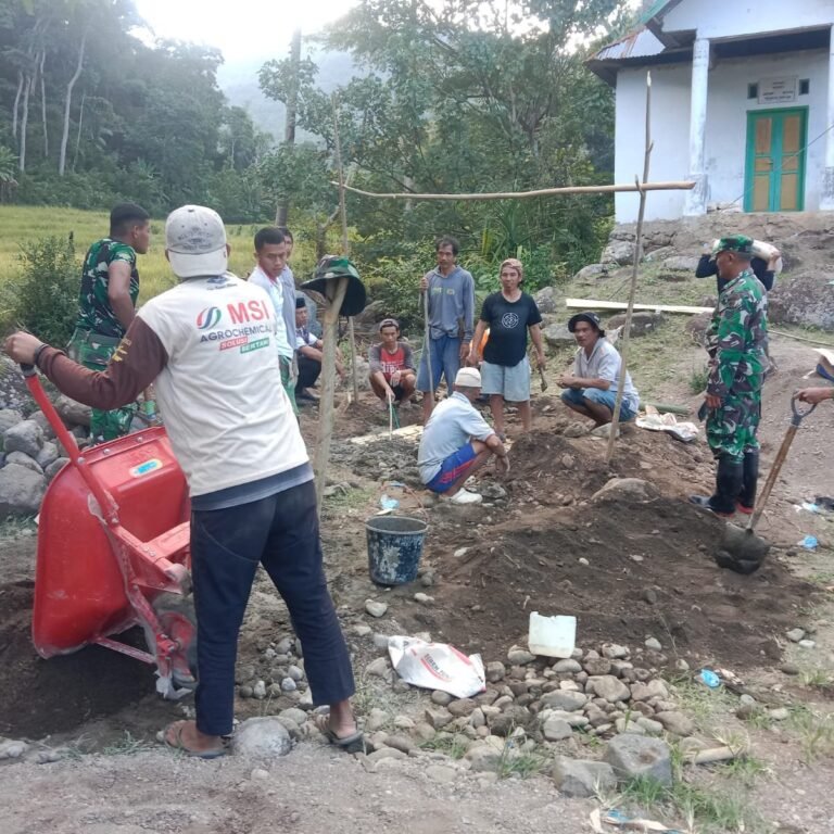Satgas TMMD dan Masyarakat Bontocani Bersinergi Membangun MCK Titik Keempat di Desa Langi