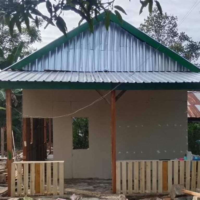 Rumah Sederhana di Kelurahan Maroanging Sibulue Direhabilitasi dalam TMMD Ke-129 Kodim 1407/Bone