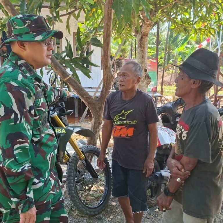 Kunjungan Dansatgas TMMD Ke-129, Letkol Inf Anton Mahriadi Tinjau Perbaikan Mushola di Tamban