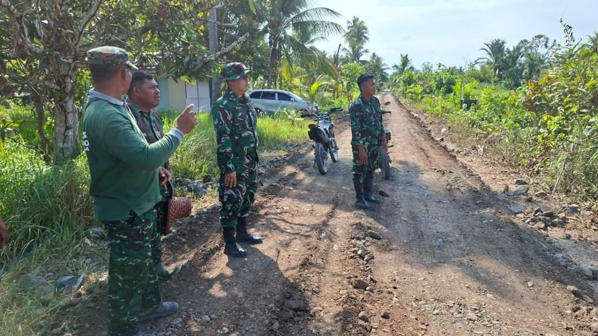 Kawal Langsung Percepatan Jalan Tamban Bangun, Dansatgas TMMD Ke-129 dari Kodim 1005/Barito Kuala