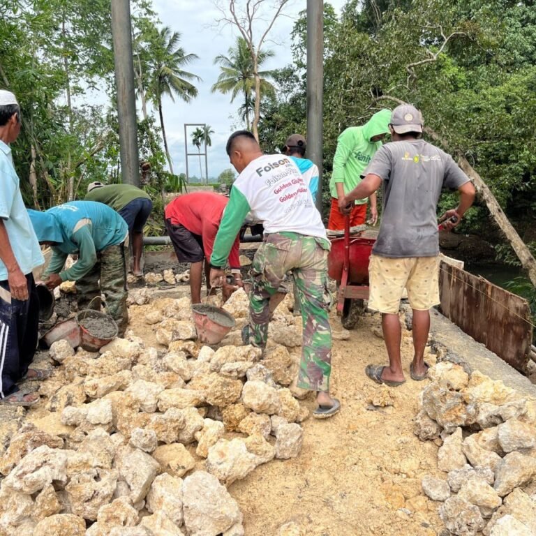 Akses Aman Menuju Jembatan Gantung Desa Tadang Palie Ditingkatkan lewat Pemerataan Timbunan Satgas TMMD