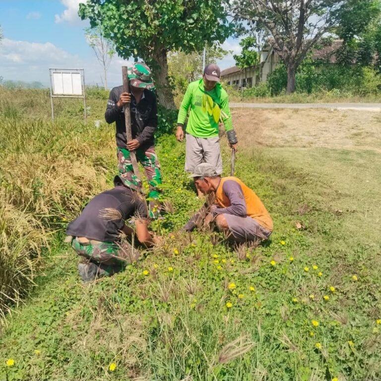 Kodim 0726/Sukoharjo Bawa Program Penghijauan ke Desa Parangjoro Lewat Satgas TMMD Reguler Ke-129