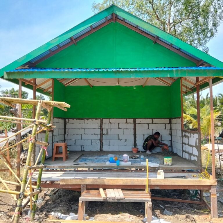 Desa Tamban Bangun Jadi Lokasi Pembangunan Pos Kamling TMMD Ke-129 Kodim 1005/Barito Kuala
