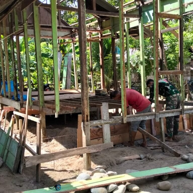 Pembangunan Sasaran Fisik: Rehabilitasi RTLH di Desa Sarah Raya Dilanjutkan oleh Satgas TMMD