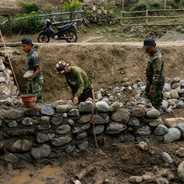 Kodim 1407/Bone Garap Peningkatan Infrastruktur Dekker di Dusun Samaenre Desa Pattuku