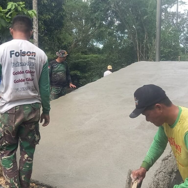Akses Jembatan Gantung Desa Pattuku Diperkuat Lewat Penimbunan dan Pengecoran