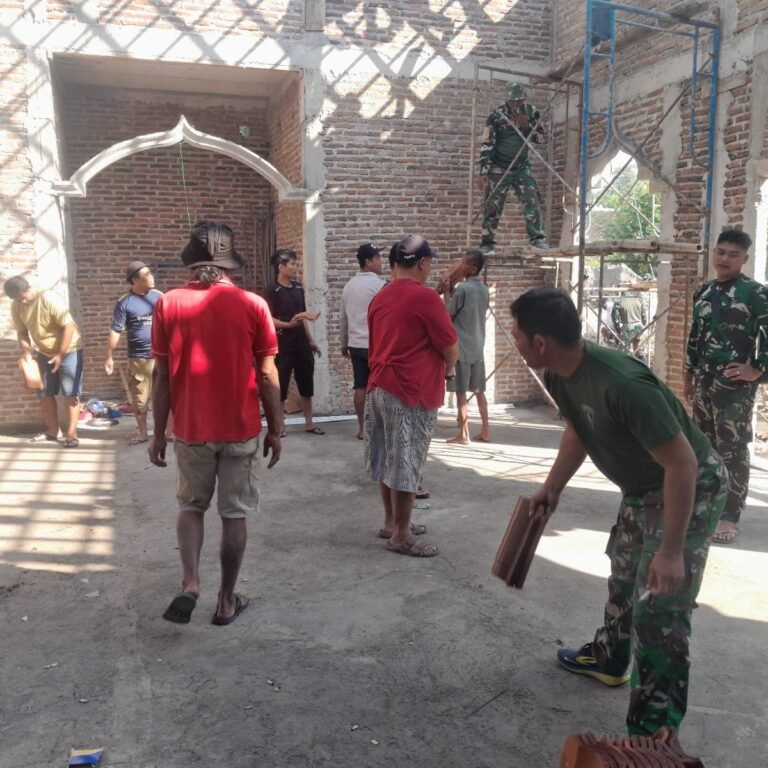 TMMD Reguler Ke-129 Tingkatkan Pengerjaan Masjid Al Mubarok di Desa Parangjoro