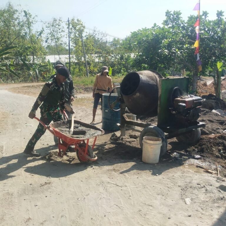 Pembangunan Talud Jalan Usaha Tani di Desa Parangjoro Diperkuat oleh Satgas TMMD dan Warga
