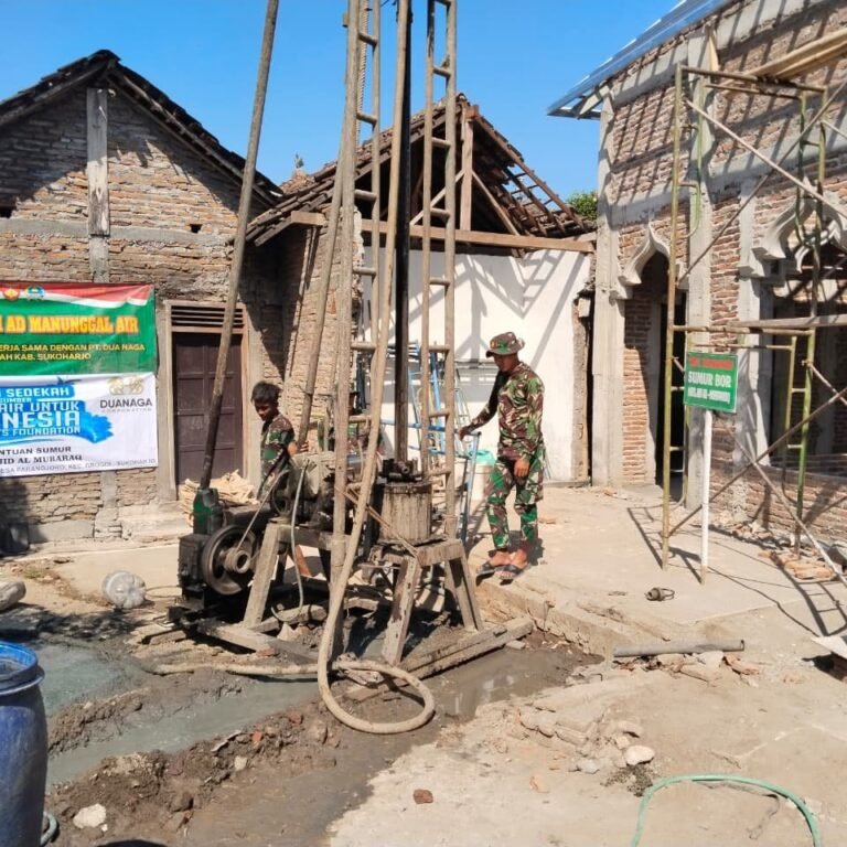 Pembangunan Sumur Bor oleh Satgas TMMD di Masjid Al Mubaroq, Desa Parangjoro