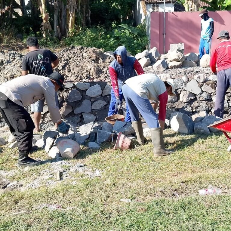 TMMD Reguler ke-129 Kodim 0726/Sukoharjo: Tantangan Panas di Desa Parangjoro