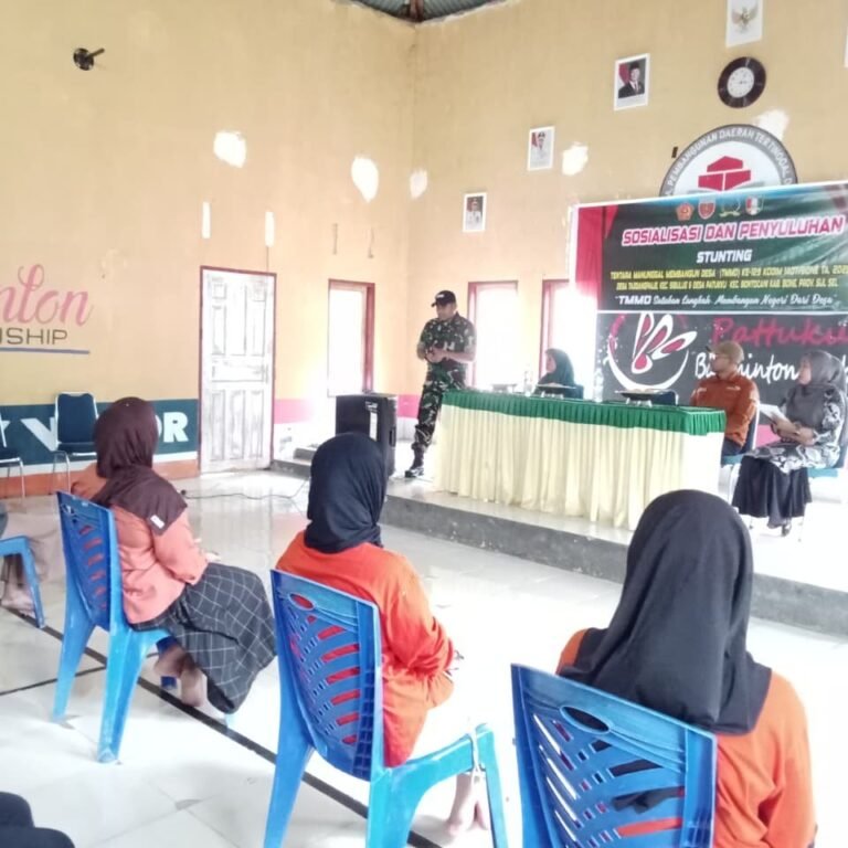 Wujudkan Generasi Sehat, TMMD Ke-129 Kodim Bone Bekali Warga Patukku dengan Penyuluhan Stunting
