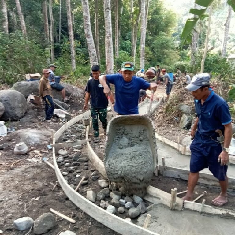 Rabat Beton Titik Kedua Menuju Jembatan Gantung Pattuku-Lemo Terus Dibangun
