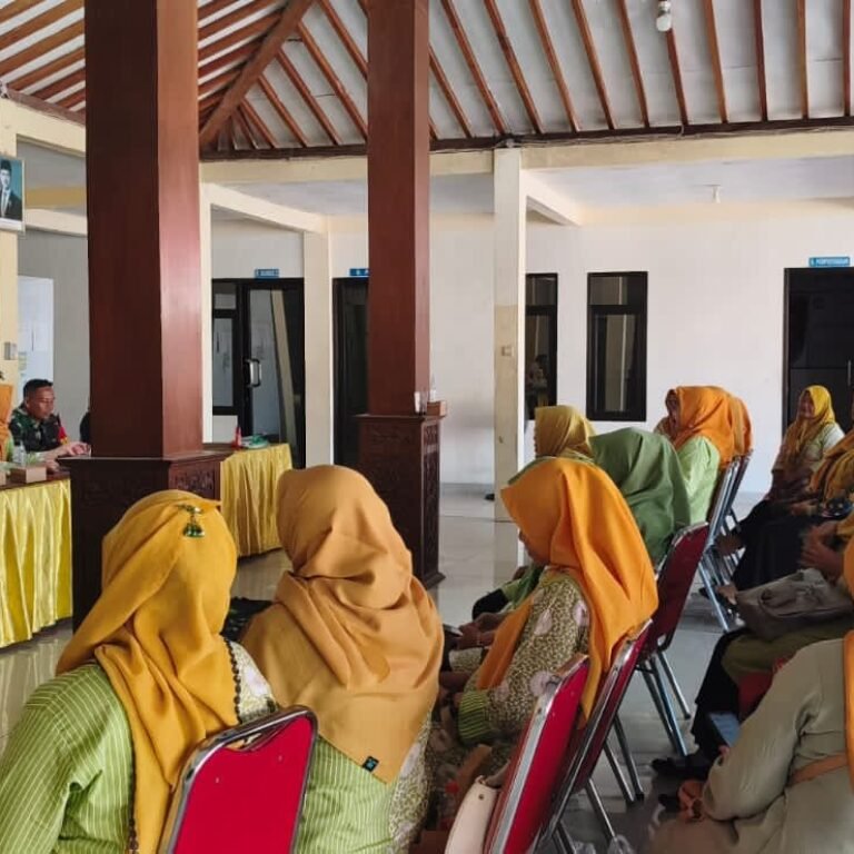 Peran Ibu PKK Parangjoro Diperkuat Lewat Penyuluhan Narkoba TMMD