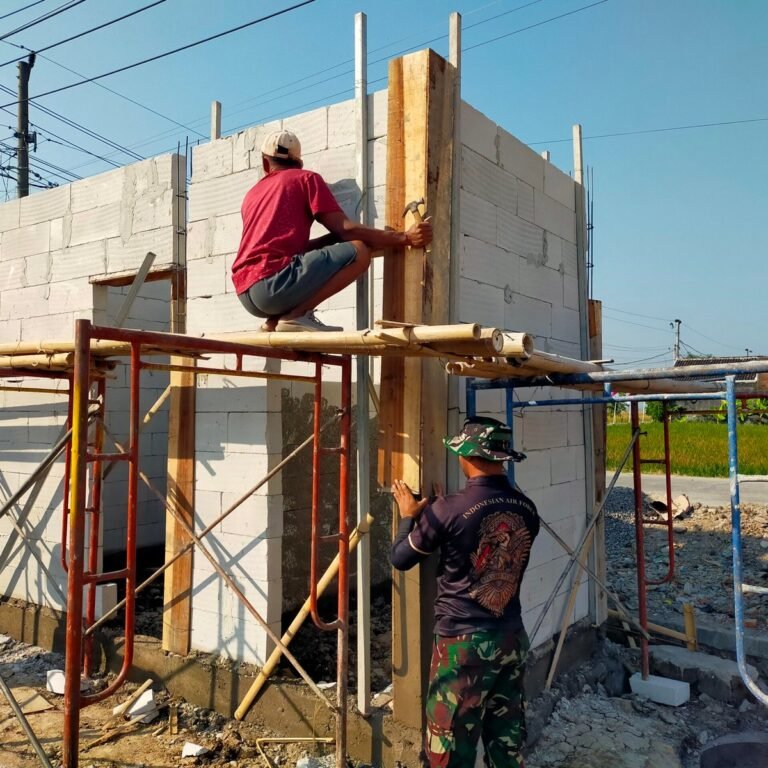 Lapangan Parangjoro Kini Dilengkapi MCK Berkat TMMD Reguler 129
