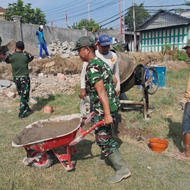 Pengecoran di Desa Parangjoro Jadi Simbol Kebangkitan Gotong Royong