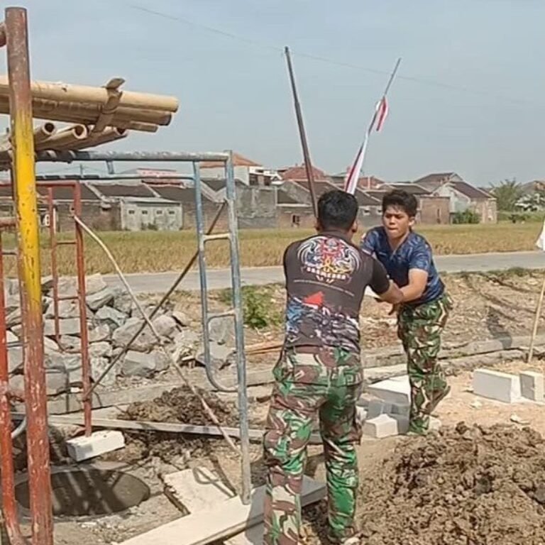Gotong Royong Bangun MCK, Warga Desa Parangjoro Rasakan Manfaat Ganda