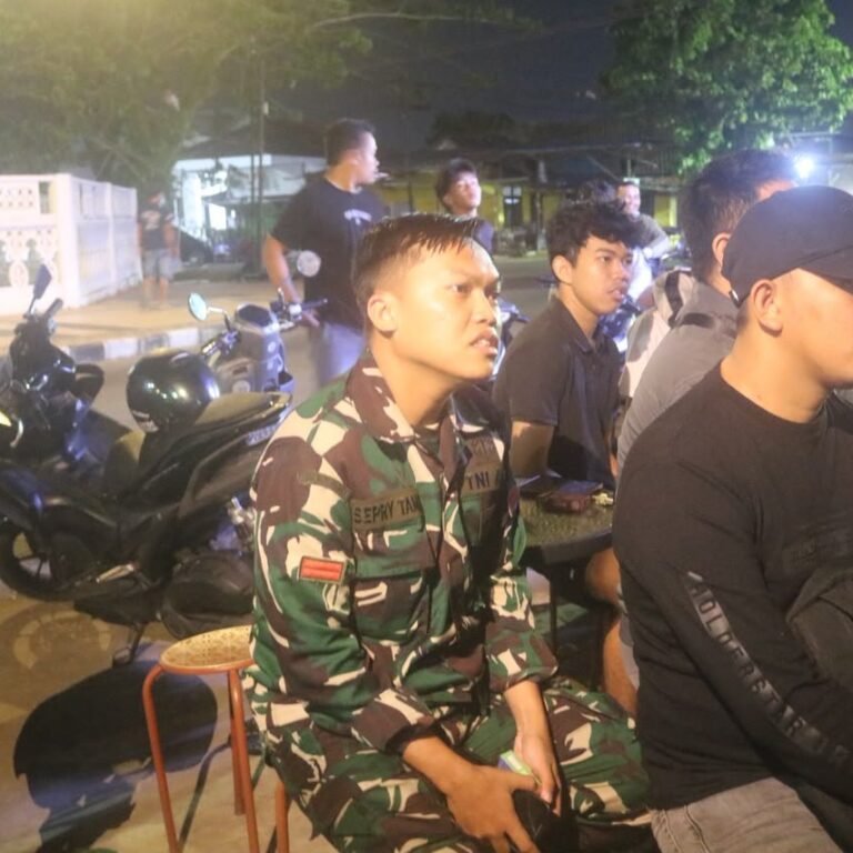 Kodim 1203/Ketapang dan Warga Binaan Gelar Nobar Piala Dunia di Cafe Kongsi